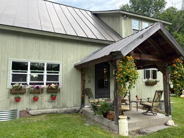 1821 Chateauguay Road, Barnard, VT 05031