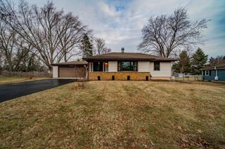 28W544 Forest View Avenue, Warrenville, IL 60555