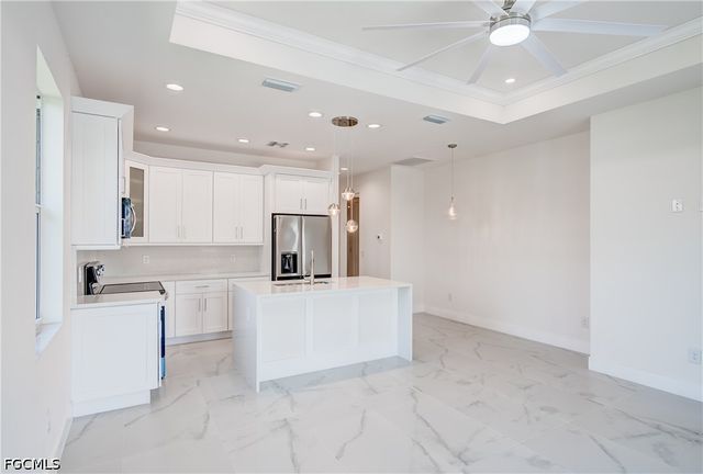 1105 SE 38th ST, Cape Coral, FL 33904