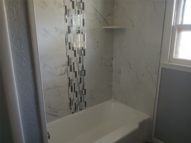 202 ROSELAWN Street, Coleman, TX 76834