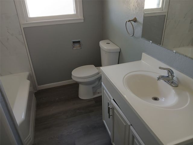 202 ROSELAWN Street, Coleman, TX 76834