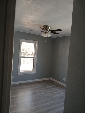 202 ROSELAWN Street, Coleman, TX 76834