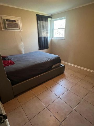 211 SAUK TRL, Park Forest, IL 60466