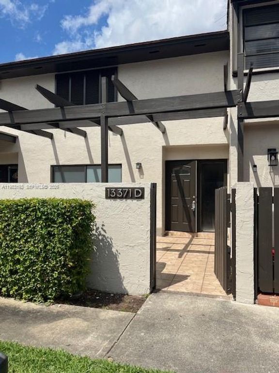 13371 SW 89th Ter D, Miami, FL 33186