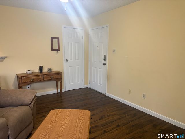 67 Leafwood Lane 244, Groton, CT 06340