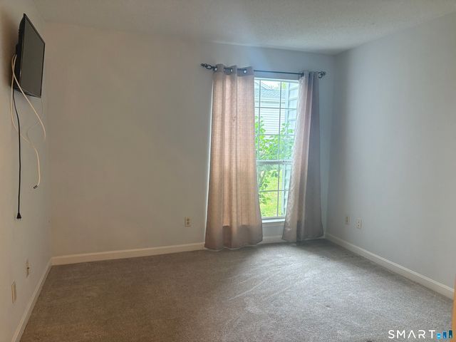 67 Leafwood Lane 244, Groton, CT 06340