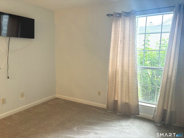 67 Leafwood Lane 244, Groton, CT 06340