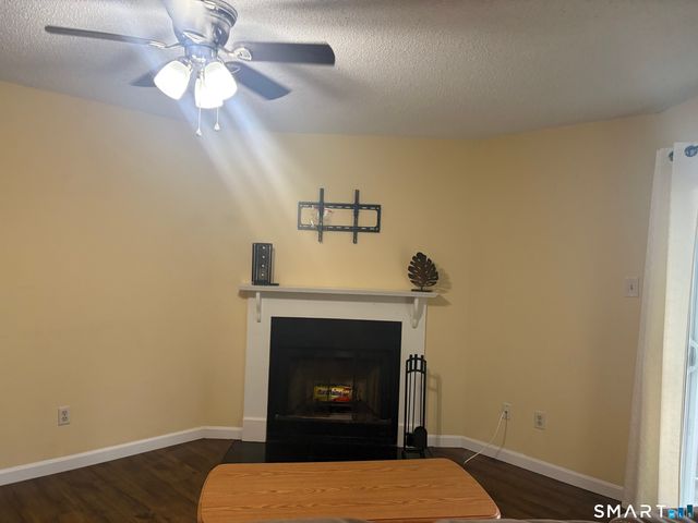 67 Leafwood Lane 244, Groton, CT 06340