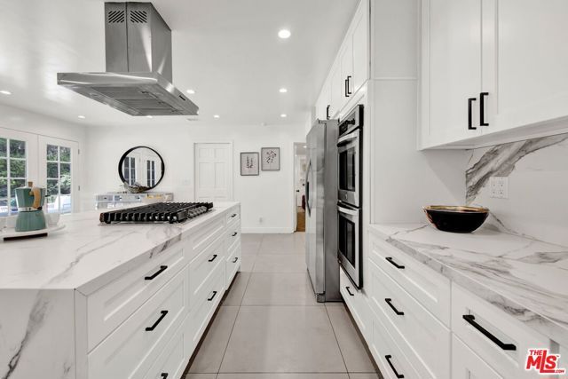 2460 Pesquera Drive, Los Angeles, CA 90049