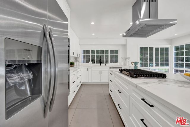 2460 Pesquera Drive, Los Angeles, CA 90049