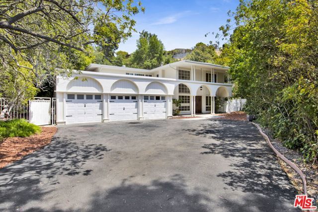 2460 Pesquera Drive, Los Angeles, CA 90049