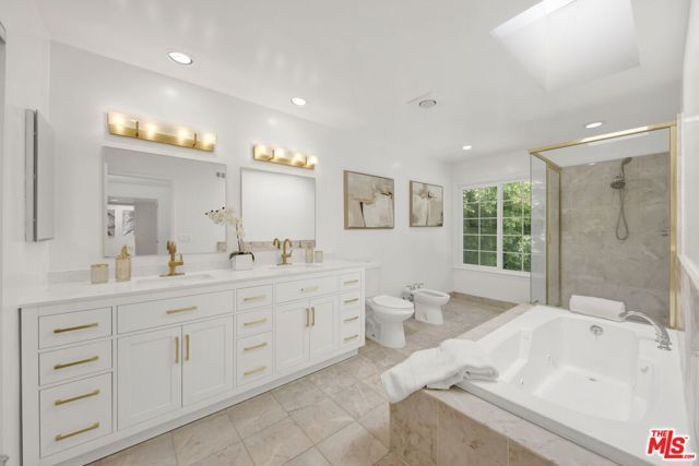2460 Pesquera Drive, Los Angeles, CA 90049