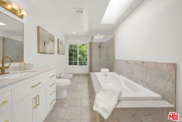 2460 Pesquera Drive, Los Angeles, CA 90049