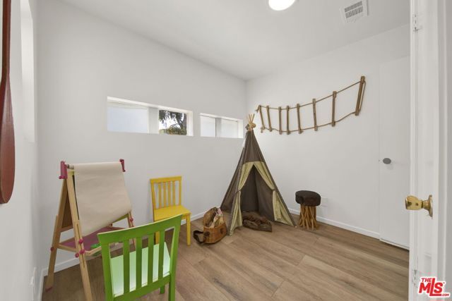 2460 Pesquera Drive, Los Angeles, CA 90049