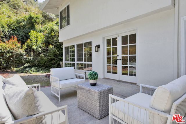 2460 Pesquera Drive, Los Angeles, CA 90049