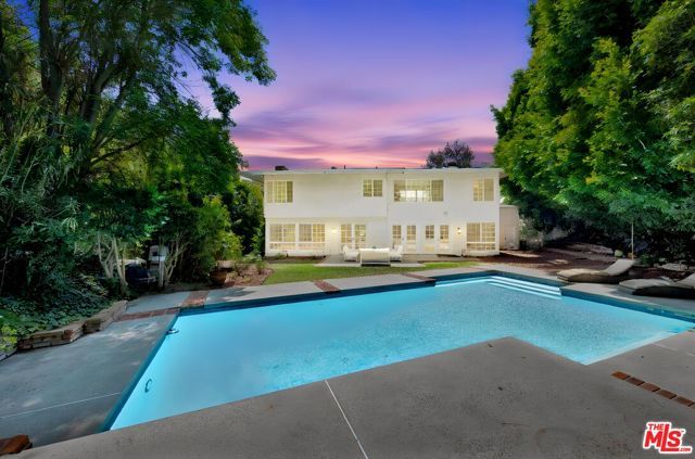 2460 Pesquera Drive, Los Angeles, CA 90049