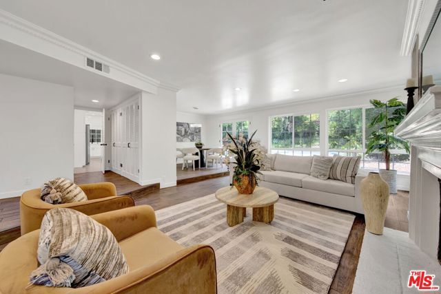2460 Pesquera Drive, Los Angeles, CA 90049