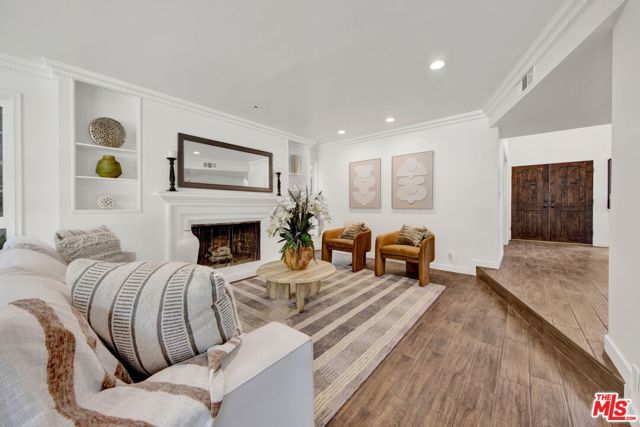 2460 Pesquera Drive, Los Angeles, CA 90049