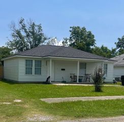 1626 14th St, Port Arthur, TX 77640