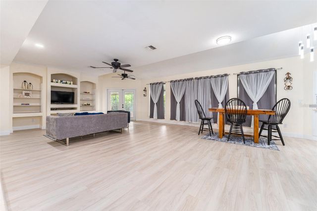 6151 SILVER OAKS DRIVE, Zephyrhills, FL 33542