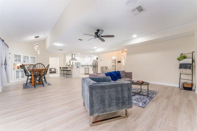 6151 SILVER OAKS DRIVE, Zephyrhills, FL 33542