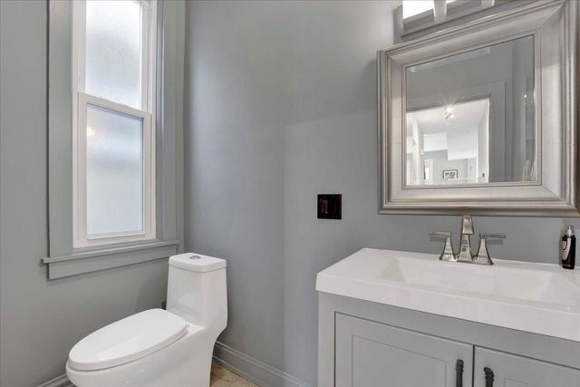 1728 N Wood Street 2R, Chicago, IL 60622