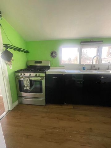 1512 Summers Lane, Klamath Falls, OR 97603