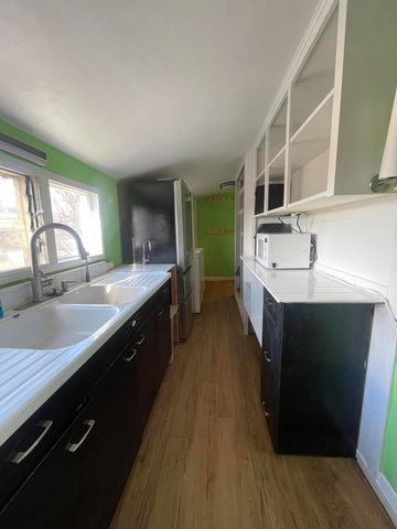 1512 Summers Lane, Klamath Falls, OR 97603