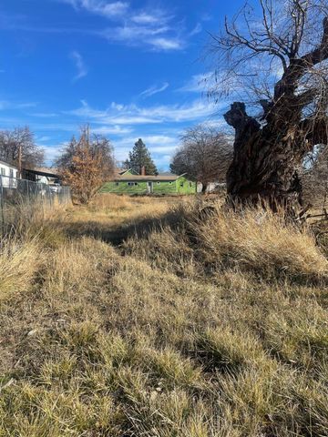 1512 Summers Lane, Klamath Falls, OR 97603