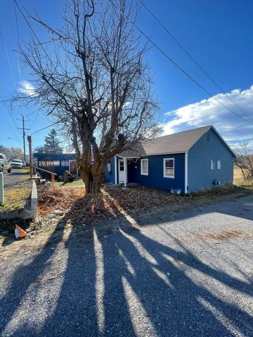 1512 Summers Lane, Klamath Falls, OR 97603