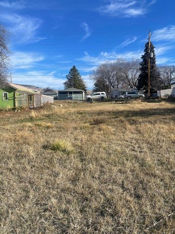 1512 Summers Lane, Klamath Falls, OR 97603