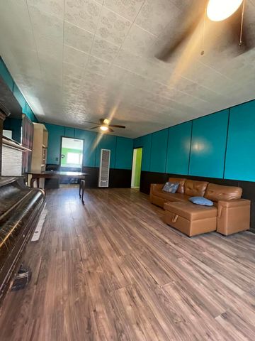 1512 Summers Lane, Klamath Falls, OR 97603