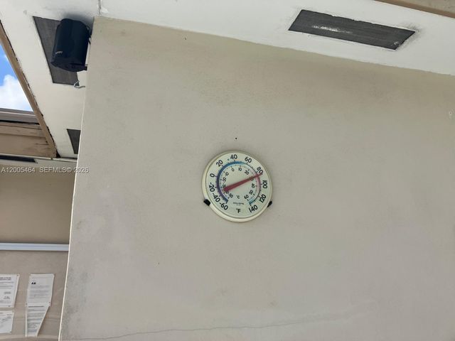 4800 NW 35th St 607, Lauderdale Lakes, FL 33319