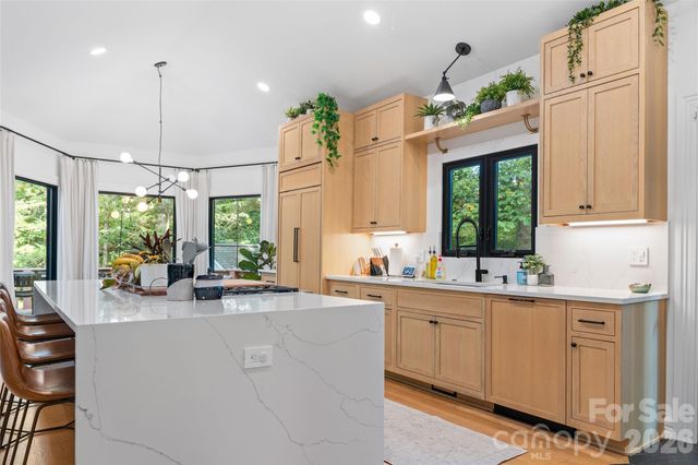 5123 Randolph Road, Charlotte, NC 28211