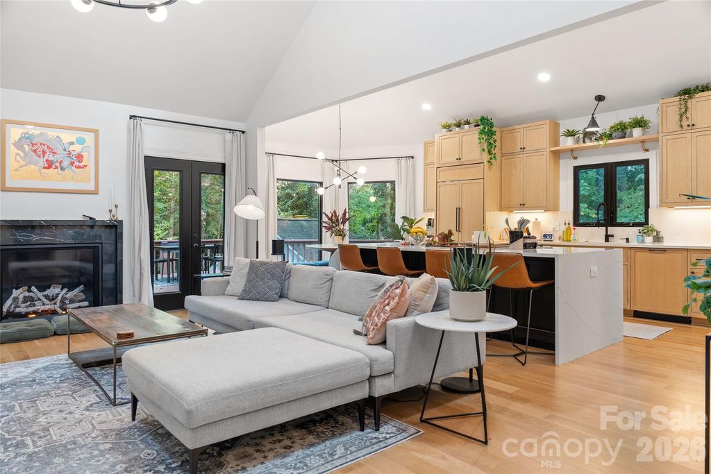 5123 Randolph Road, Charlotte, NC 28211