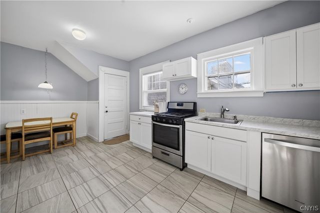 1022 Westcott St, Syracuse, NY 13210