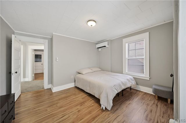 1022 Westcott St, Syracuse, NY 13210