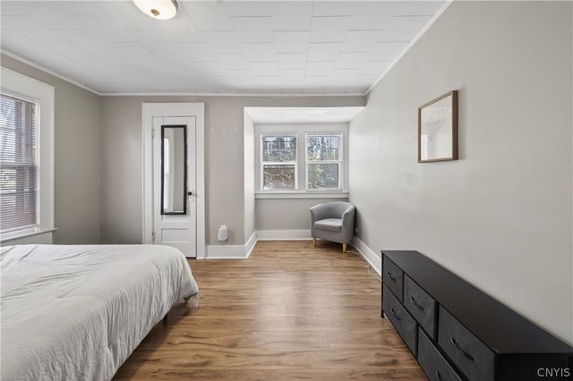 1022 Westcott St, Syracuse, NY 13210