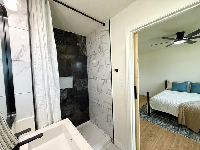 2650 S Chinowth Street, Visalia, CA 93277