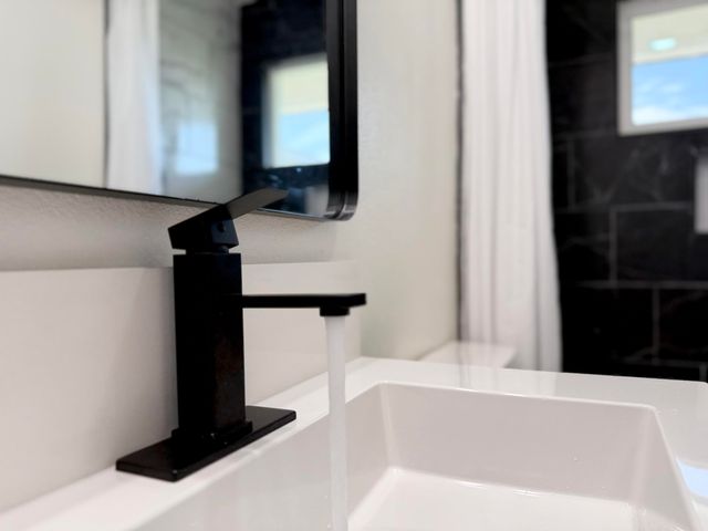 2650 S Chinowth Street, Visalia, CA 93277