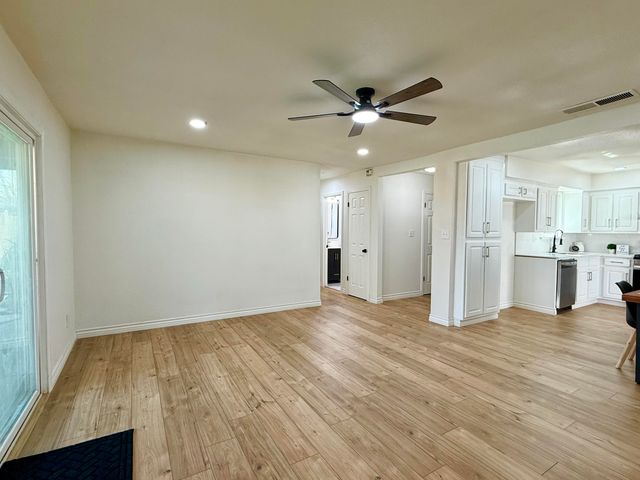 2650 S Chinowth Street, Visalia, CA 93277