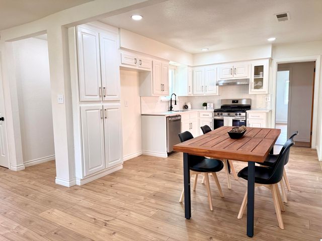 2650 S Chinowth Street, Visalia, CA 93277