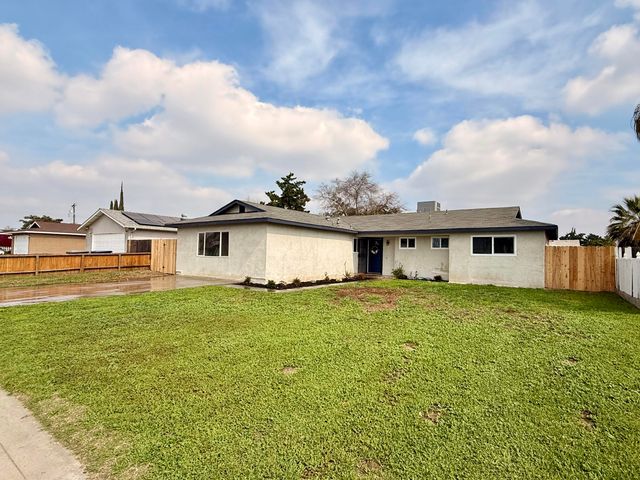 2650 S Chinowth Street, Visalia, CA 93277