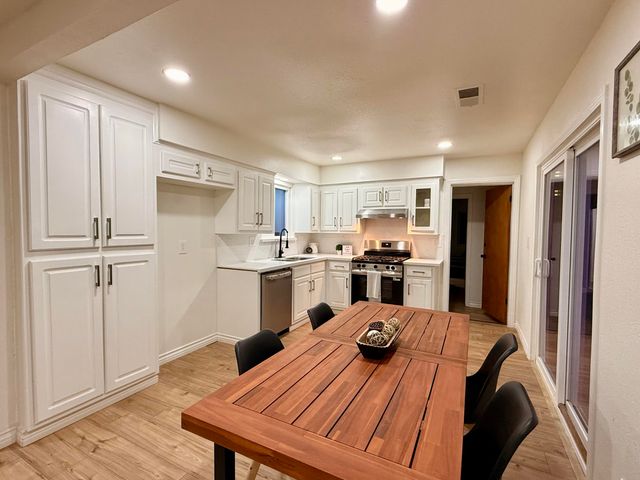 2650 S Chinowth Street, Visalia, CA 93277