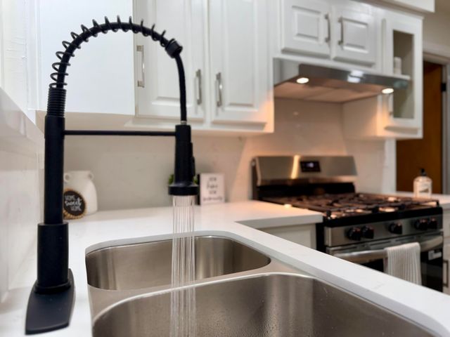 2650 S Chinowth Street, Visalia, CA 93277