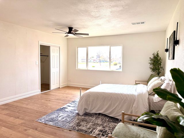 2650 S Chinowth Street, Visalia, CA 93277