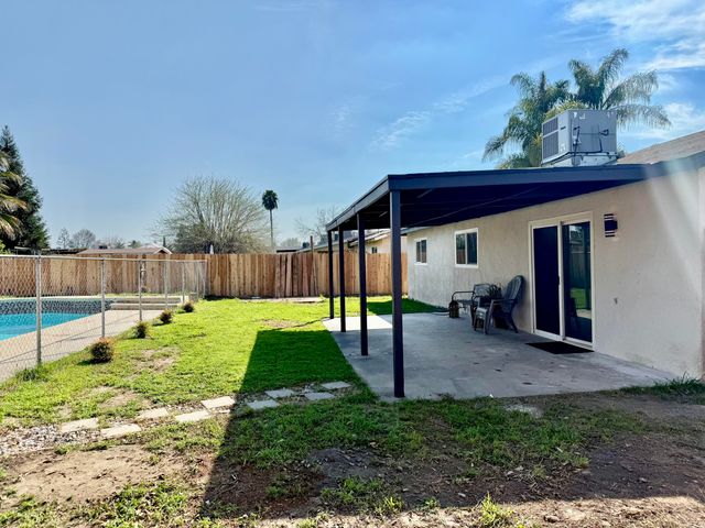 2650 S Chinowth Street, Visalia, CA 93277