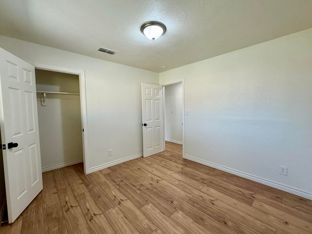 2650 S Chinowth Street, Visalia, CA 93277