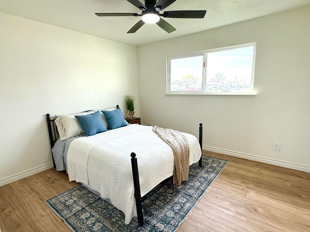 2650 S Chinowth Street, Visalia, CA 93277