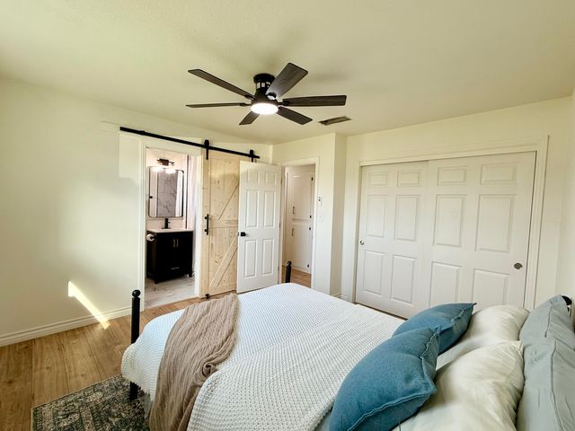 2650 S Chinowth Street, Visalia, CA 93277